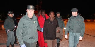 Salvamento marítimo rescata 30 inmigrantes a 50 millas de Motril