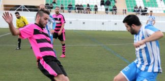 El Motril vence 2-0 al Celtic de Pulianas y es más líder