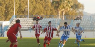 El C.F. Motril se impone al Roquetas y es aun mas lider