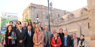 Flor Almón muestra el apoyo del Gobierno municipal a los empresarios granadinos y a las propuestas de desarrollo