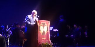 Fernando Argüelles dio el pregón de la Semana Santa de Motril 2016, en el Teatro Calderón de la Barca