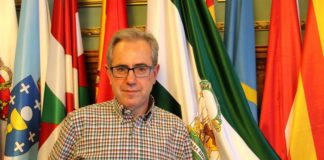 Francisco Ruiz, reprocha al PP sus críticas sobre Rigoletto cuando ellos gastaron casi 30.000 euros de las arcas en ‘Siempre así’.