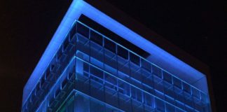 El CDT se viste con los colores de la bandera gitana