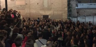 Centenares de personas participaron en la Visita Guiada de la Procesión de las Ánimas, a cargo del historiador Manuel Domínguez