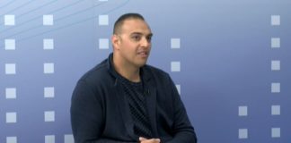 El presidente de ESILEN, Roberto Santiago resalta las actividades del Dia Internacional del Pueblo Gitano