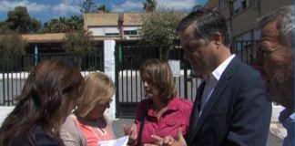 Rojas apoya el mercadillo elaborado por la asociación de Guardias civiles solidarios