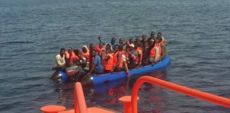 salvamento maritimo rescata 34 inmigrantes en la costa granadina