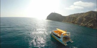 Pescadores y la empresa S.T. Boatdil firman un acuerdo para promover el conocimiento del puerto pesquero de Motril