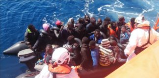 Llegan en buen estado los 82 inmigrantes rescatados de dos pateras cerca de Alborán este domingo