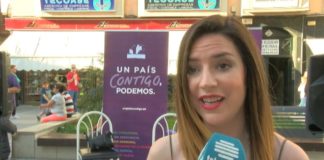 La cabeza de lista de Unidos Podemos por Granada, Ana Belén Terrón, participa en un acto en la Aurora de Motril