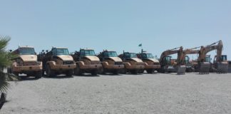 Ayuntamiento, vecinos y hosteleros acuerdan con Costas la regeneración de Playa de Poniente y Granada para el lunes 18 y el martes 19