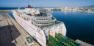 Motril es el puerto andaluz que más crece en el tráfico rodado de mercancías