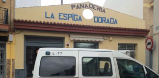 Aparece en la provincia de Almería el coche de reparto de pan sustraído en Motril el pasado martes