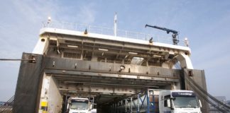 Motril es el puerto andaluz que más crece en el tráfico rodado de mercancías