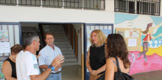 Flor Almón visita los colegios de Motril, en la puesta a punto del inicio del curso