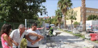 El Ayuntamiento arregla el adoquinado de la calle Antonio Montero Barranco y su entorno