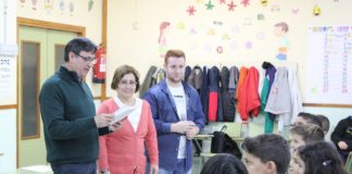 Casi un centenar de estudiantes del CEIP Garvayo Dinelli recibe el diploma de mediadores  para la Convivencia