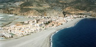 La ELA del Llano presenta a Costas un proyecto para completar el paseo marítimo de Carchuna con una inversión de un millón de euros