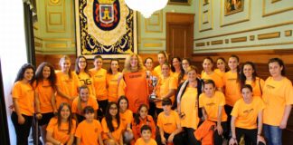 La alcaldesa destaca al Club Deportivo Cultural Asako Motril “como todo un ejemplo de igualdad”