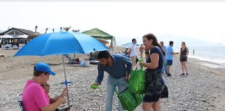 El Ayuntamiento de Motril repartirá 3.000 recipientes para pequeños residuos entre los bañistas