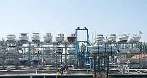 El puerto de Motril adjudica en concesión aparcamiento de vehículos ligeros