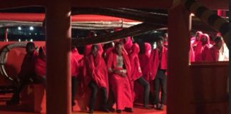 Trasladan al Hospital a dos embarazadas, una de 8 meses, rescatadas de patera