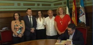 La Junta de Andalucía y el Ayuntamiento buscarán una solución rápida para la ampliación de la superficie cultivable en invernadero