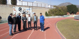 El Ayuntamiento invertirá casi 405.000 euros en el cambio del pavimento de la pista de atletismo del Polideportivo Municipal