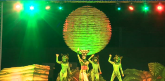 La caseta municipal acogía el domingo el musical ‘De Simba a Kiara’, tributo a ‘El Rey León’
