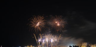 Las Fiestas Patronales en honor a la Virgen de la Cabeza de Motril comienzan al ritmo de la música, la luz, el color y la pólvora