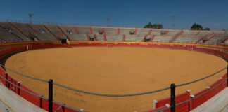 Juan José Padilla, ‘El Fandi’ y Julio Benítez torearán mañana en la plaza de toros de Motril con motivo de las fiestas patronales