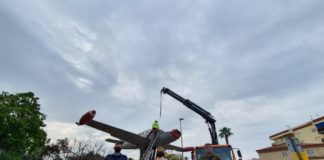El Ayuntamiento restaurará el avión Saeta del modelo HA200 que preside el barrio de Aviación y lo trasladará a la rotonda del hospital